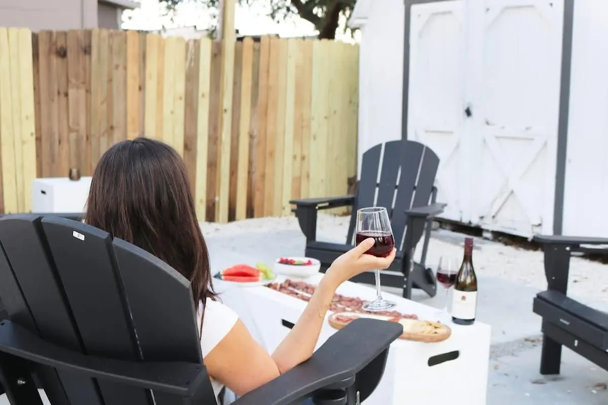 Outdoor Hangout With Bbq, Firepit, Bocce Ball And More Tampa
