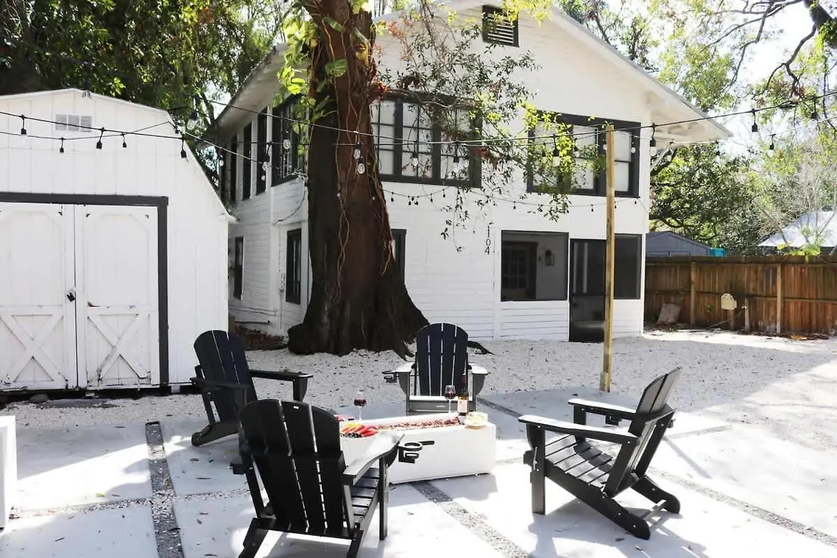 Outdoor Hangout With Bbq, Firepit, Bocce Ball And More Tampa 0*,