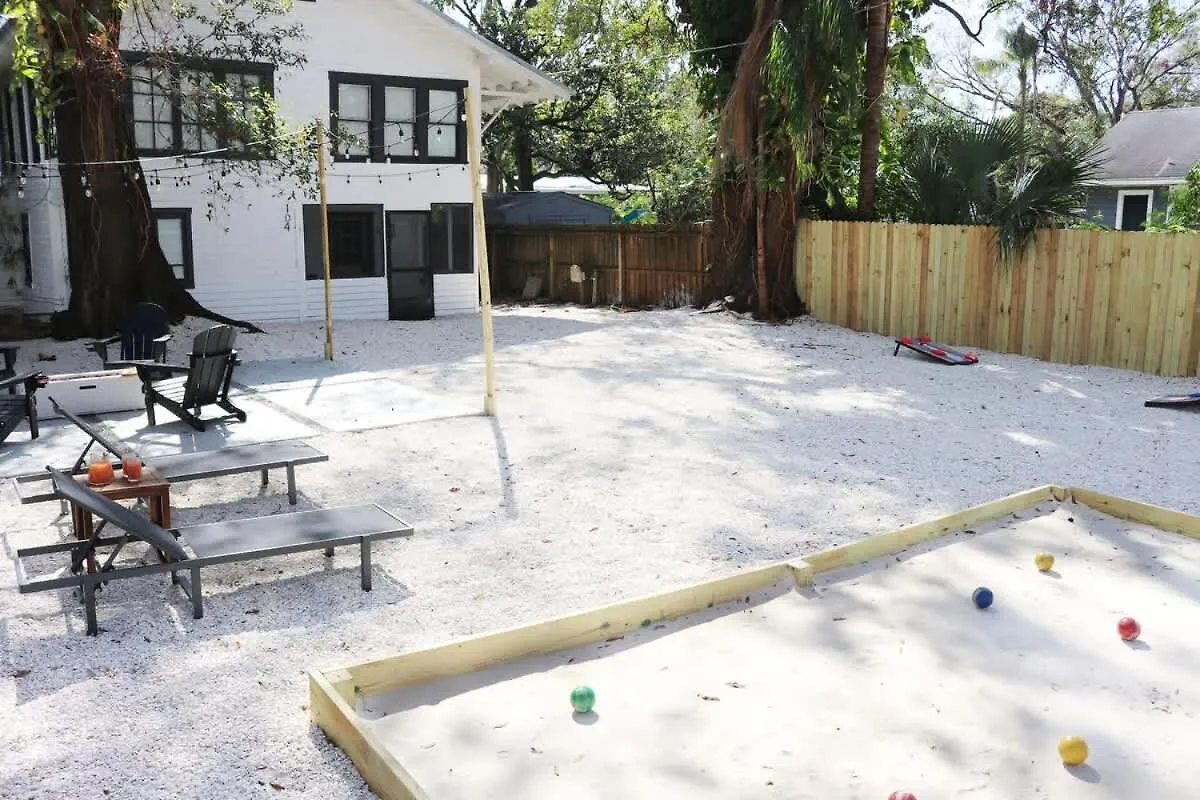 Outdoor Hangout With Bbq, Firepit, Bocce Ball And More Tampa Semesterbostad
