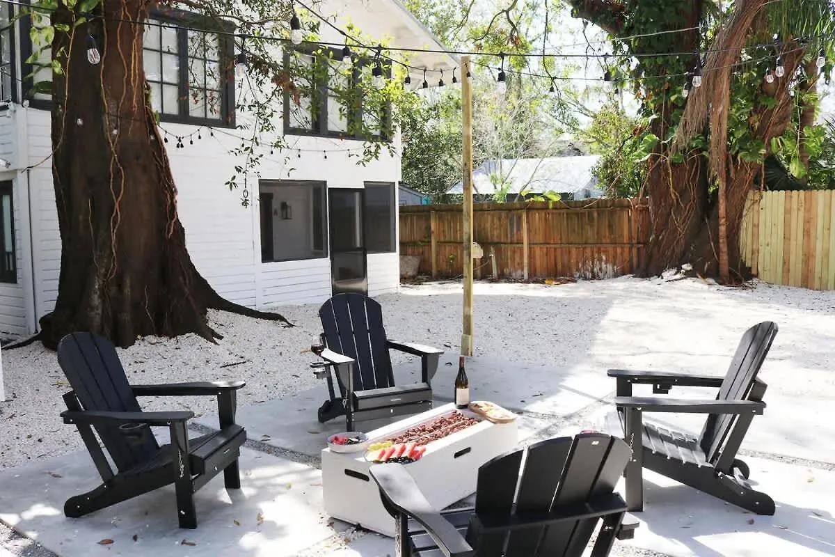 Outdoor Hangout With Bbq, Firepit, Bocce Ball And More Tampa 0*,  USA