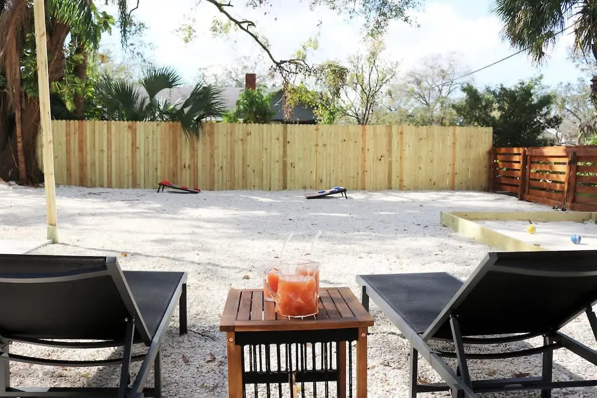Outdoor Hangout With Bbq, Firepit, Bocce Ball And More Tampa USA