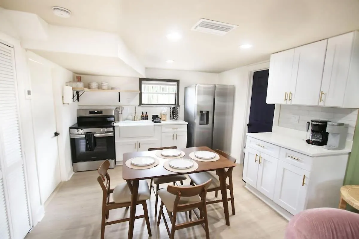Outdoor Hangout With Bbq, Firepit, Bocce Ball And More Tampa Semesterbostad