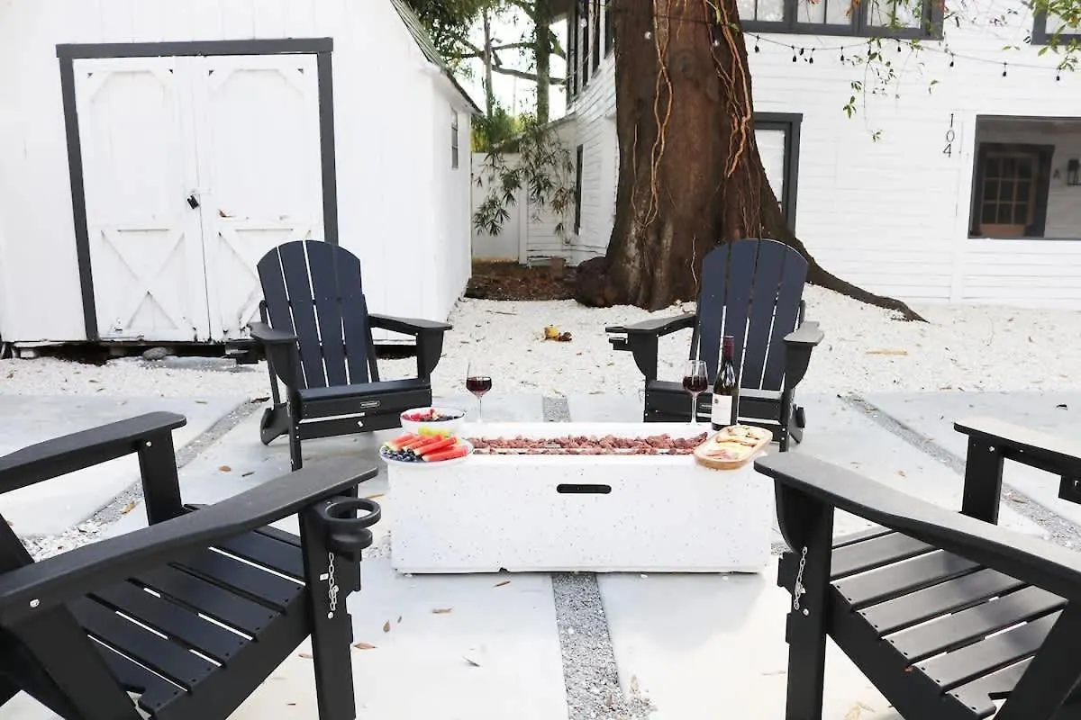 Outdoor Hangout With Bbq, Firepit, Bocce Ball And More Tampa Semesterbostad