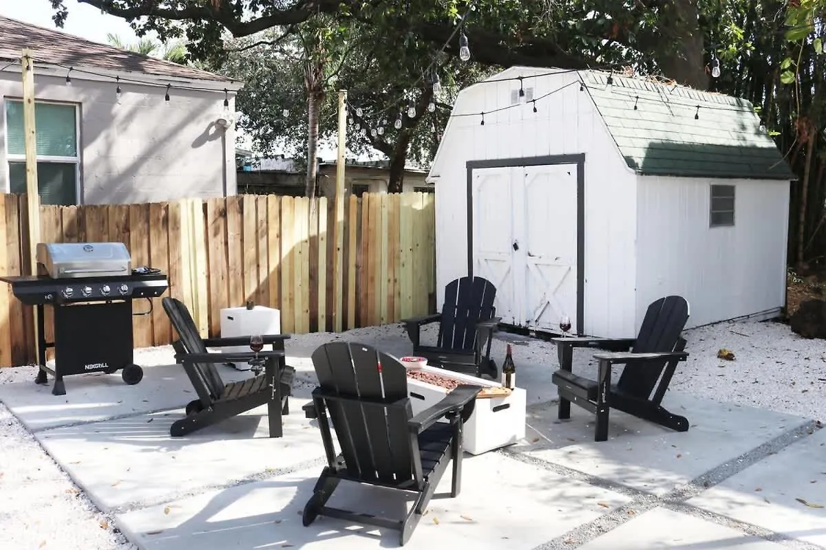 Outdoor Hangout With Bbq, Firepit, Bocce Ball And More Tampa Casa de Férias