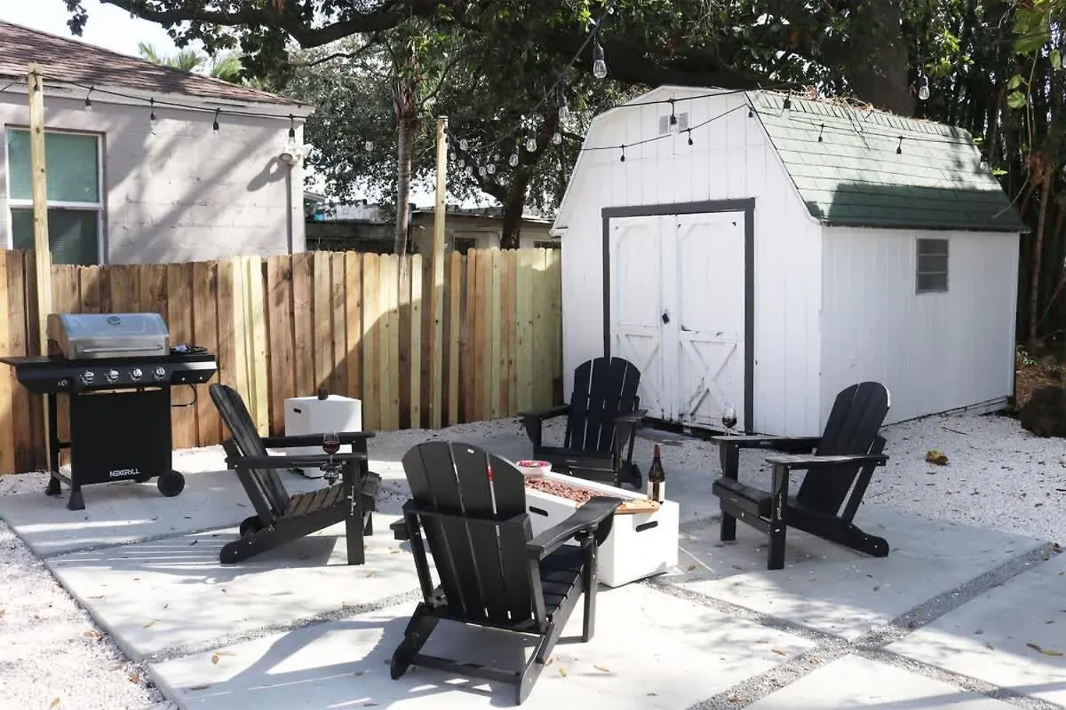Outdoor Hangout With Bbq, Firepit, Bocce Ball And More Tampa Casa de Férias